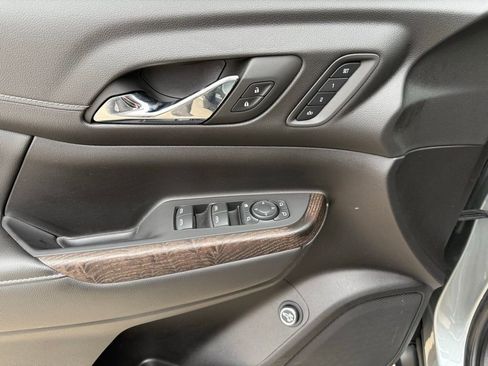 Used 2023 GMC Acadia Denali w/ Denali Ultimate Package image 10