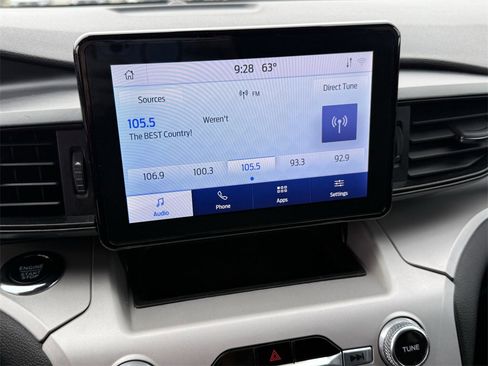 Used 2024 Ford Explorer XLT image 27