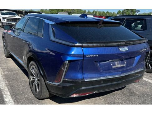 Used 2024 Cadillac Lyriq Luxury w/ LPO, Floor Liner Package AWD/4WD image 4