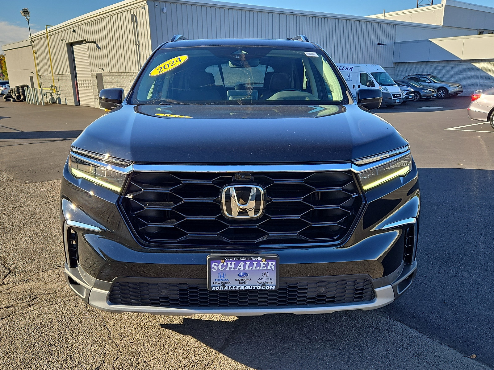 Used 2024 Honda Pilot Elite image 2