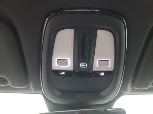 Used 2022 Volvo XC60 B5 Momentum w/ Advanced Package image 22