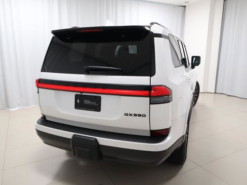 Used 2024 Lexus GX 550 image 5