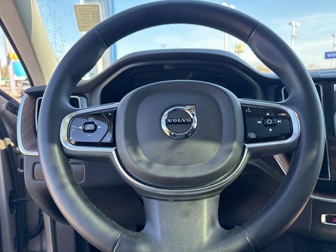 Used 2023 Volvo XC60 B5 Plus w/ Climate Package AWD/4WD image 19