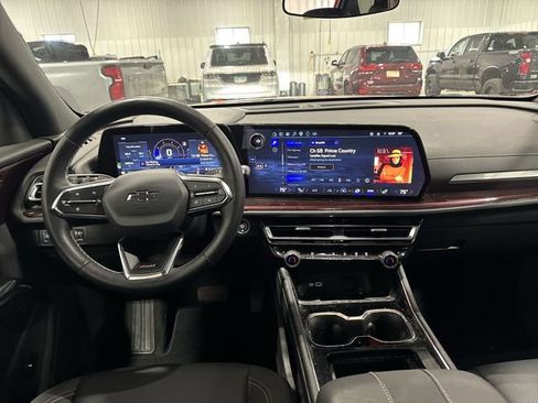 Used 2025 Chevrolet Traverse Z71 w/ Driver Confidence Package image 4