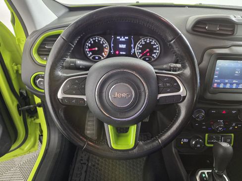 Used 2018 Jeep Renegade Latitude w/ Cold Weather Group image 27