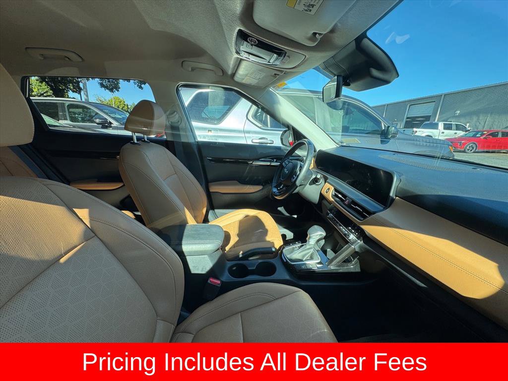 Certified 2024 Kia Seltos EX FWD image 3