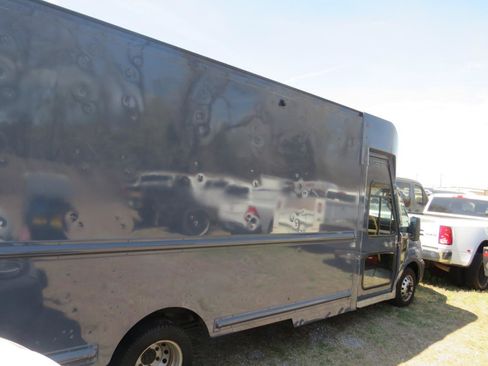 Used 2021 Ford Transit 350 DRW RWD image 5