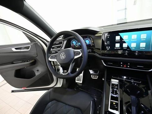 New 2026 Volkswagen Atlas Cross Sport SEL Premium R-Line AWD/4WD image 30