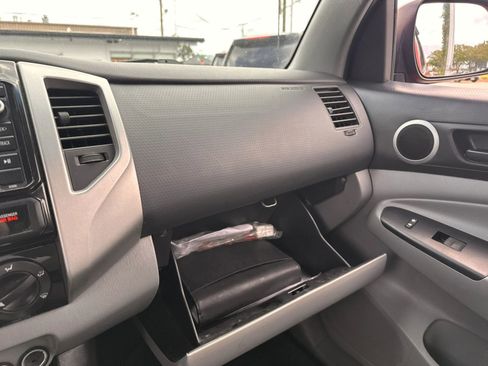 Used 2014 Toyota Tacoma 4x4 Double Cab w/ SR5 Package image 23