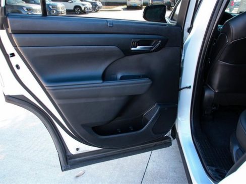 Used 2023 Toyota Highlander XSE image 36