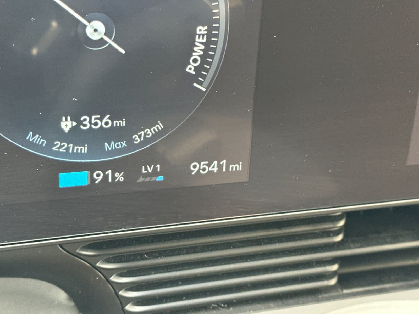 Used 2025 Hyundai Ioniq 5 SE RWD image 27