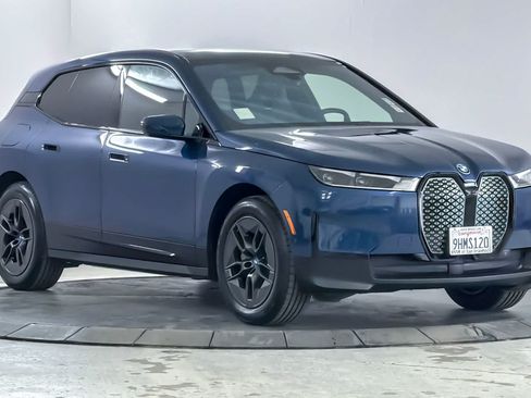 Used 2024 BMW iX xDrive50 w/ Convenience Package AWD/4WD image 9