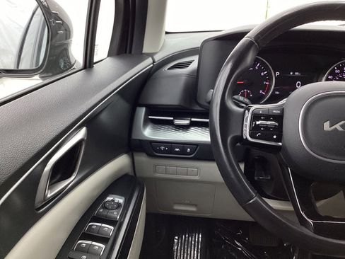 Used 2024 Kia Carnival LX FWD image 33