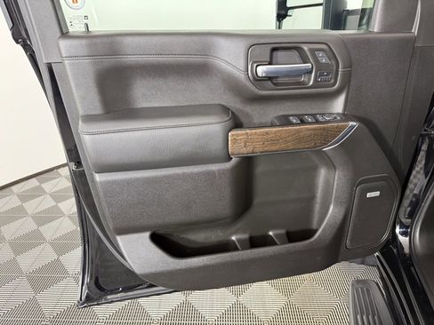 Used 2022 GMC Sierra 2500 Denali image 16