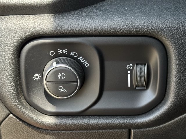 Used 2022 RAM 1500 Lone Star AWD/4WD image 26