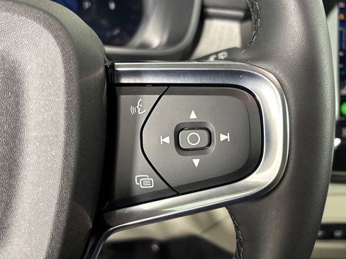 Used 2026 Volvo XC40 B5 Ultra image 15