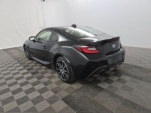 Used 2023 Toyota GR86 RWD image 6