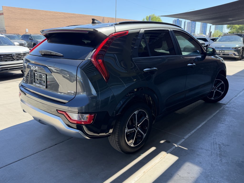 Used 2025 Kia Niro FWD image 4