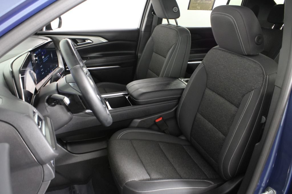 Used 2026 Chevrolet Traverse LT FWD image 19