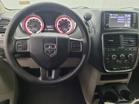 Used 2019 Dodge Grand Caravan SE w/ UConnect Hands-Free Group FWD image 22
