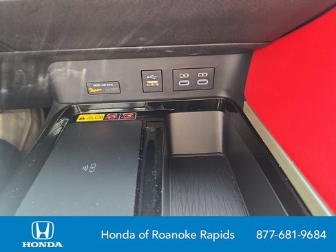 Used 2025 Toyota Camry XSE FWD image 23