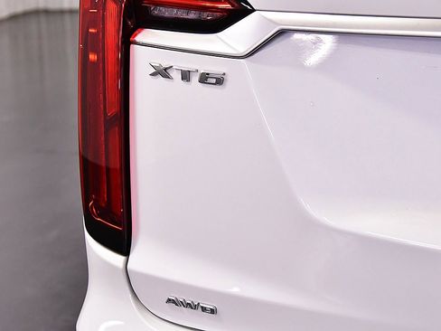 Used 2024 Cadillac XT6 Luxury w/ LPO, Floor Liner Package image 11
