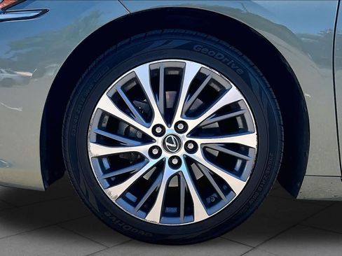 Used 2020 Lexus ES 350 w/ Premium Package FWD image 10