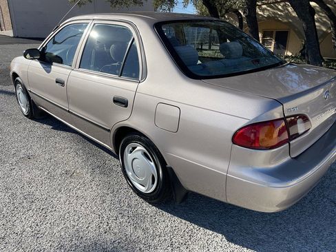 Used 2000 Toyota Corolla LE image 2