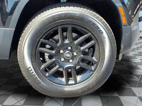 Used 2025 Land Rover Defender 110 S AWD/4WD image 9