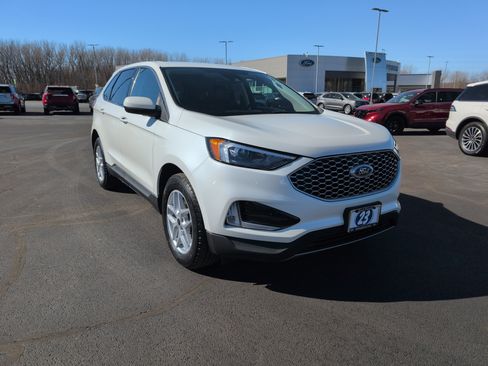 Used 2023 Ford Edge SEL w/ Convenience Package image 7