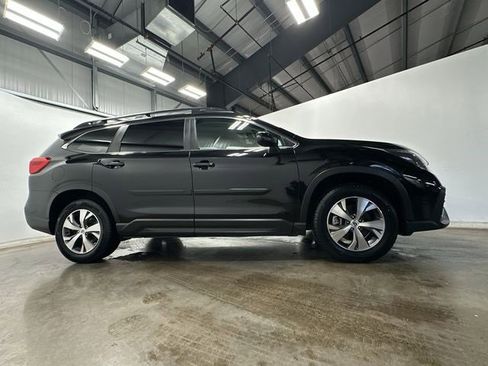 Used 2023 Subaru Ascent Premium w/ Convenience Package image 3