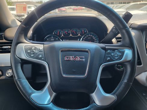 Used 2017 GMC Yukon SLT AWD/4WD image 7