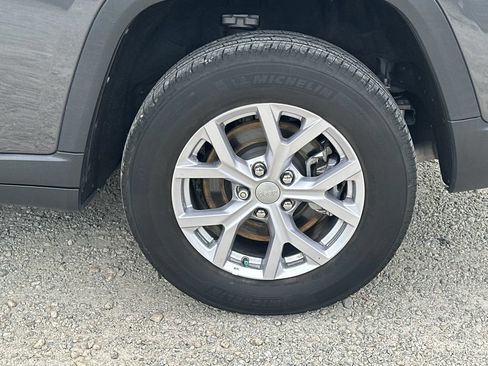 Used 2022 Jeep Grand Cherokee L Limited RWD image 19