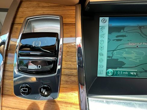 Used 2014 Rolls-Royce Ghost RWD image 19
