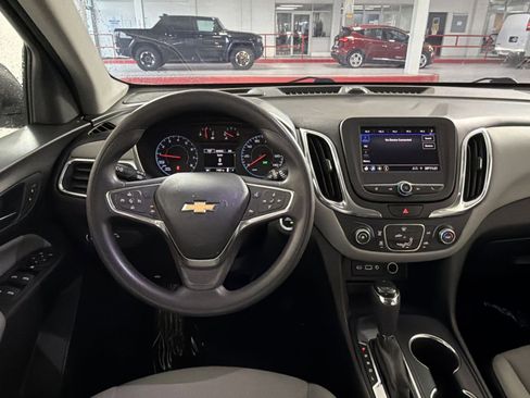 Used 2020 Chevrolet Equinox LS w/ LS Convenience Package image 16