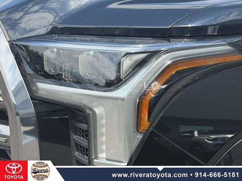 Used 2024 Toyota Tundra Platinum AWD/4WD image 9