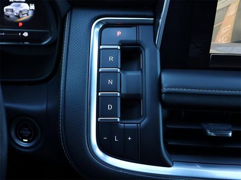 Used 2022 GMC Yukon XL AT4 image 22