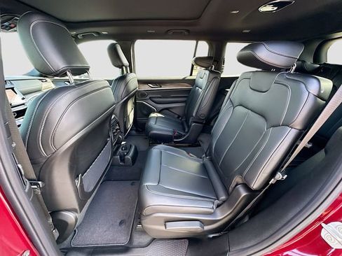 New 2026 Jeep Grand Cherokee L Limited RWD image 17
