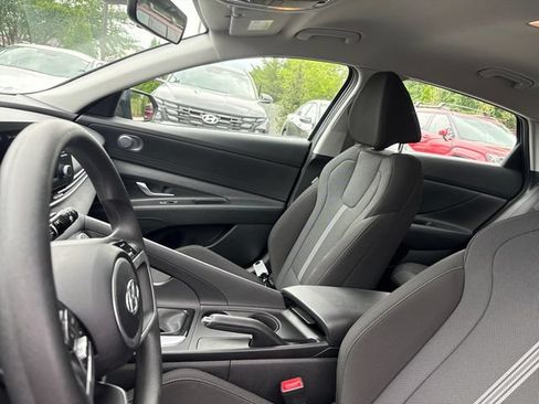 Certified 2023 Hyundai Elantra SE w/ Cargo Package FWD image 21