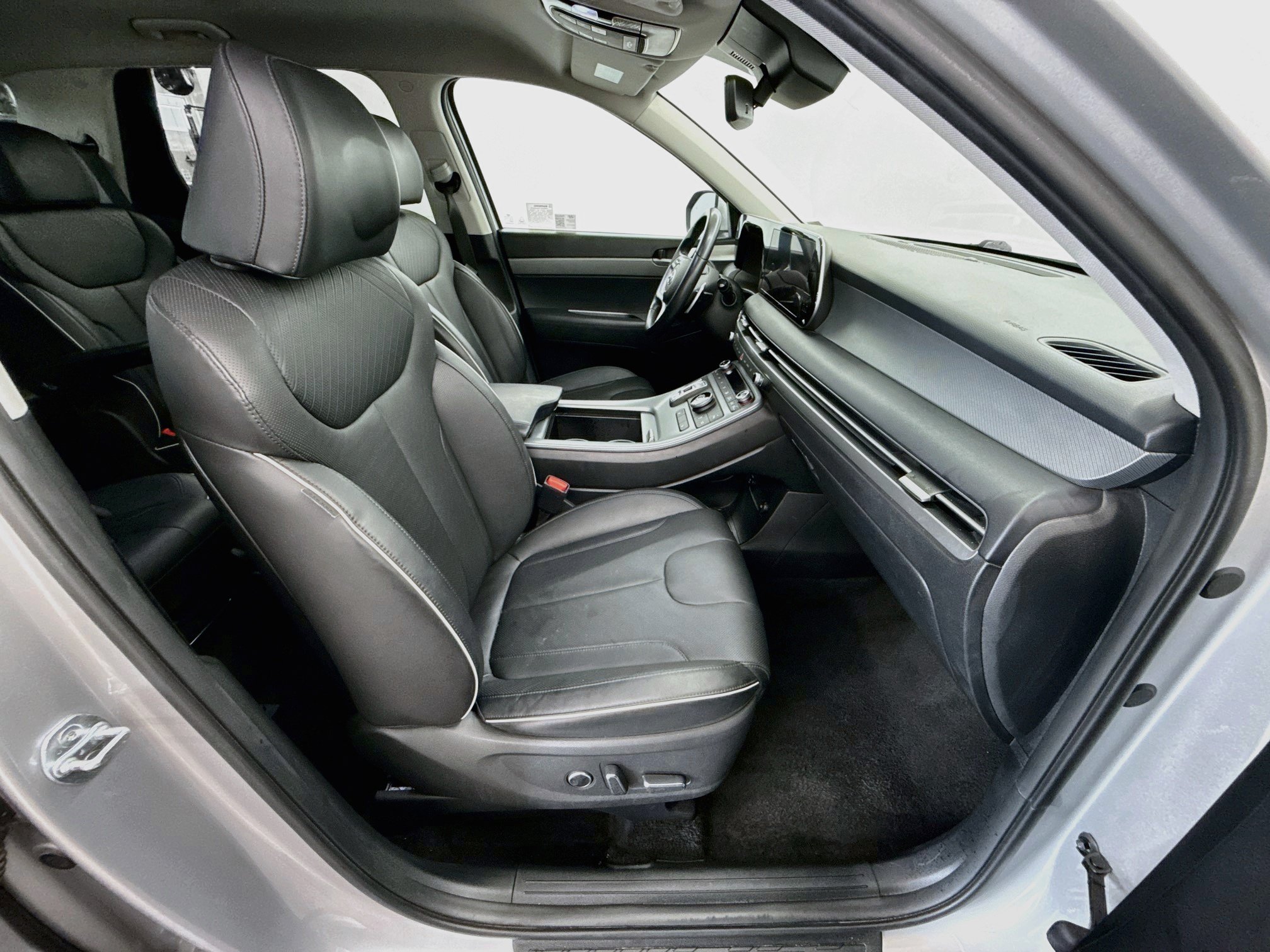 Used 2025 Hyundai Palisade SEL FWD image 34