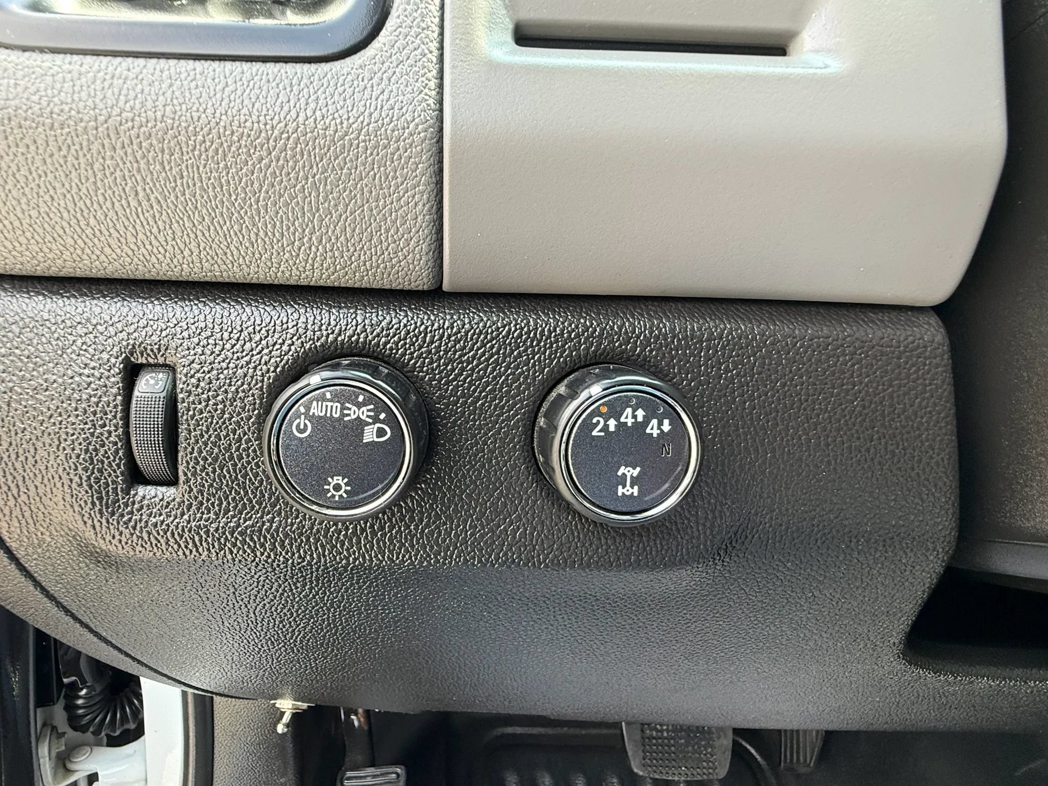 Used 2020 Chevrolet Colorado W/T w/ WT Convenience Package AWD/4WD image 9
