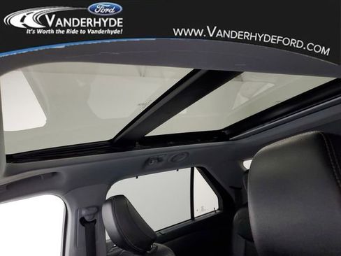 Used 2021 Ford Explorer Limited image 36