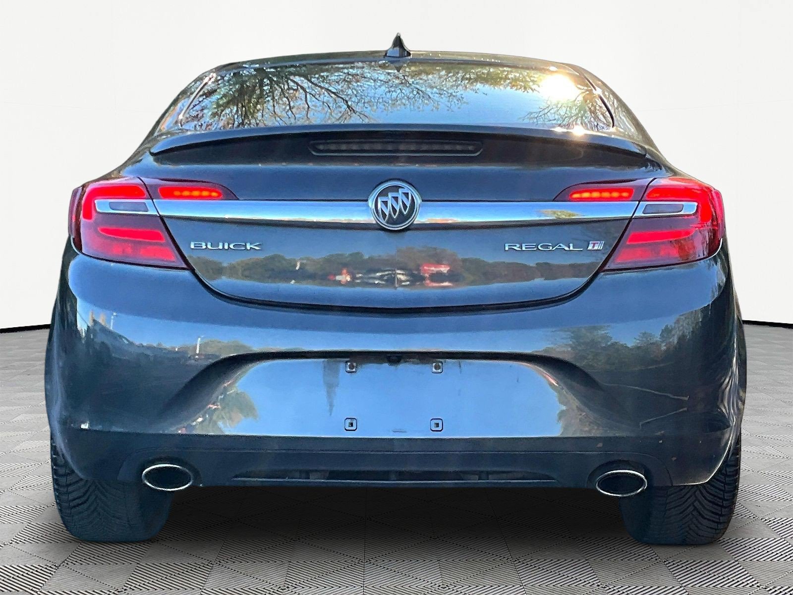 Used 2017 Buick Regal Sport Touring FWD image 5