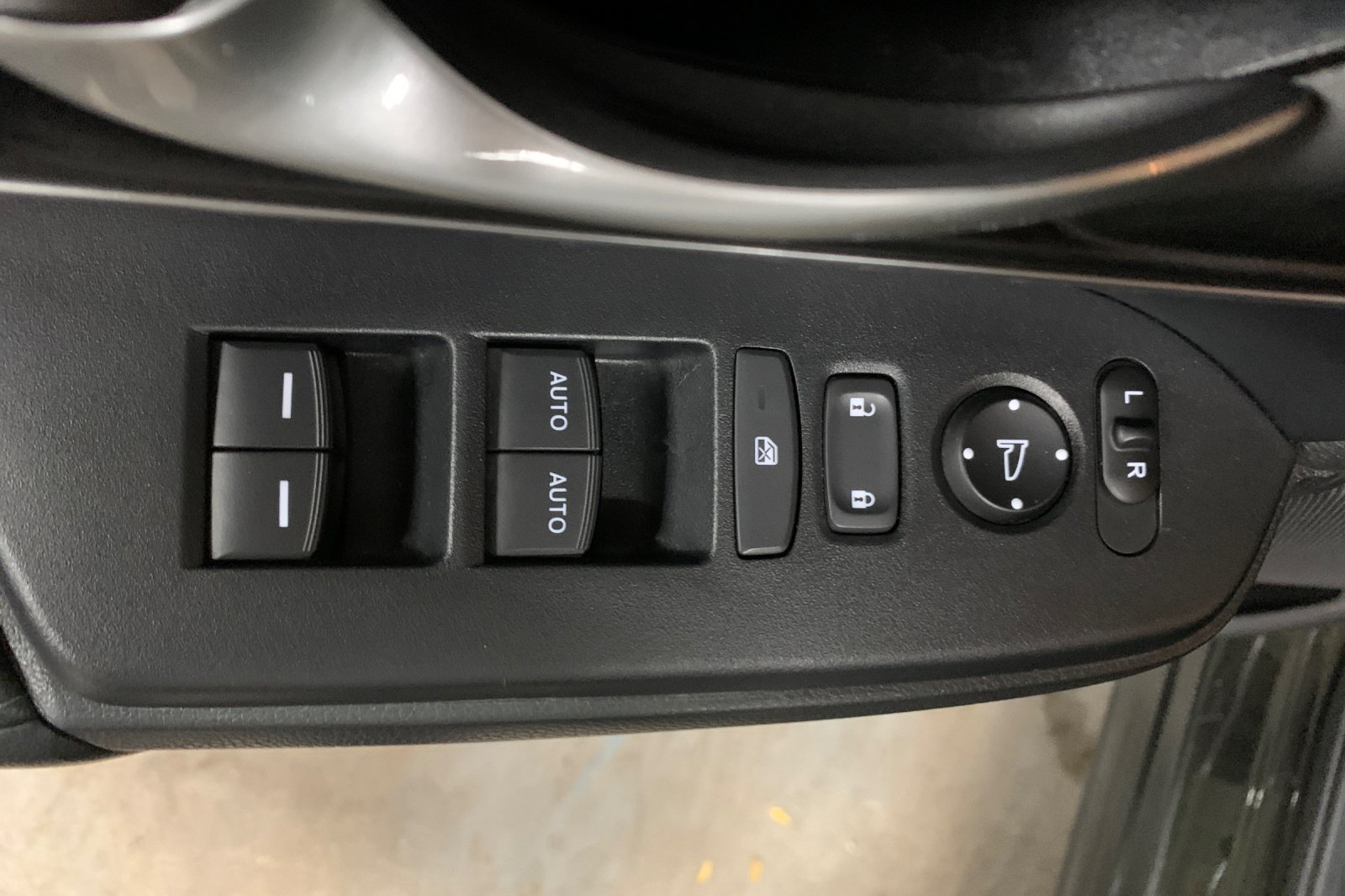 Used 2019 Honda CR-V EX-L image 11