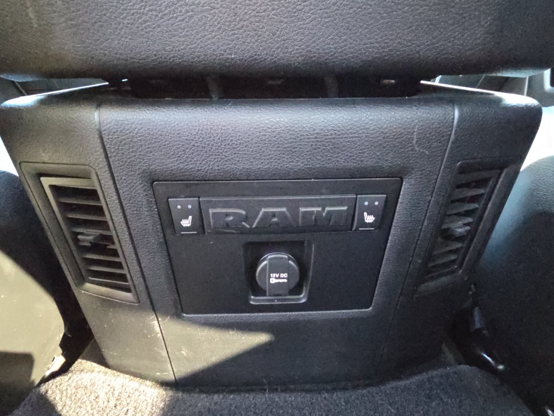 Used 2016 RAM 1500 Laramie w/ Convenience Group AWD/4WD image 31