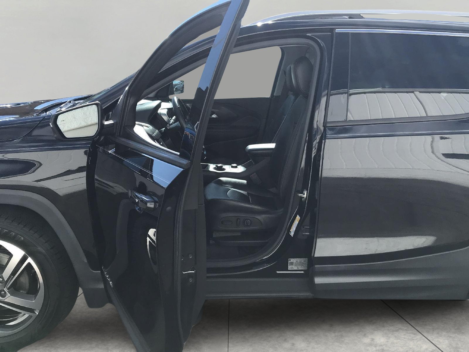 Used 2019 GMC Terrain SLT w/ Preferred Package FWD image 8