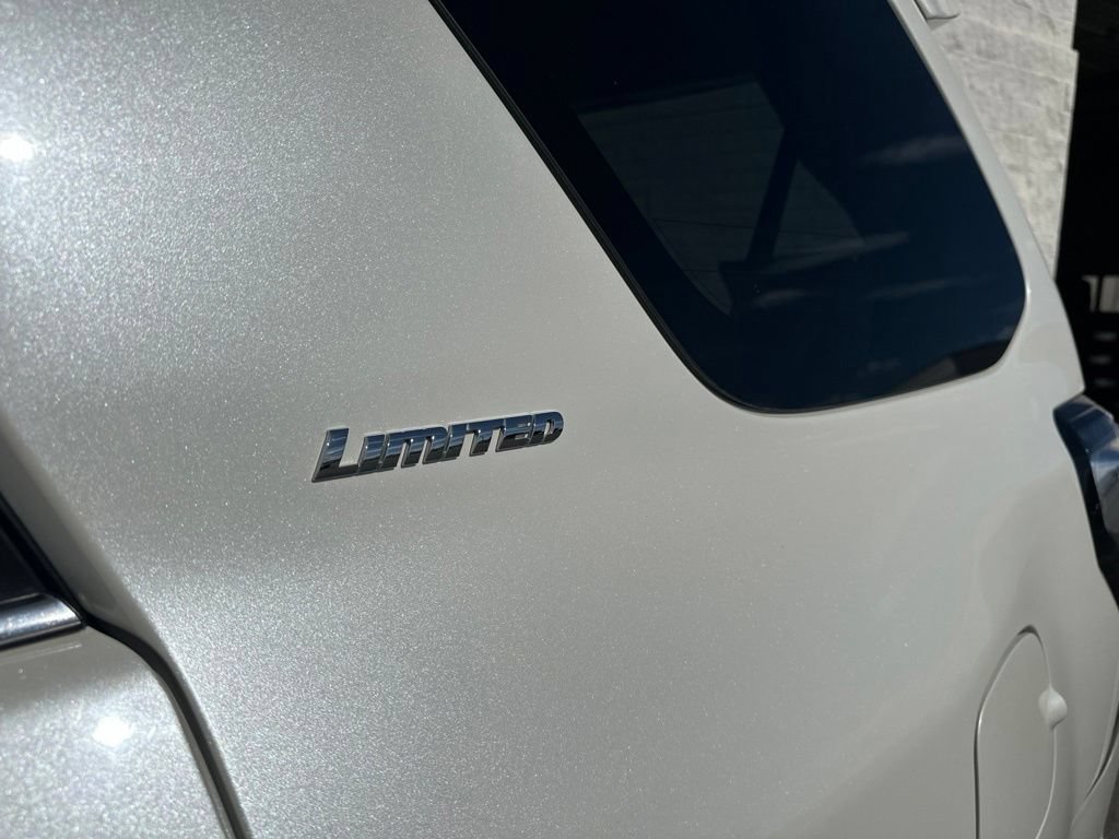 Used 2016 Toyota 4Runner Limited AWD/4WD image 6