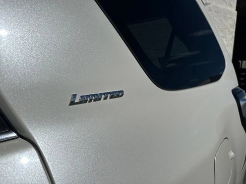 Used 2016 Toyota 4Runner Limited AWD/4WD image 6