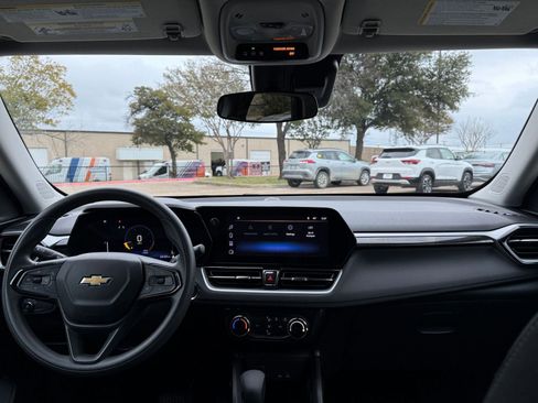 Used 2025 Chevrolet TrailBlazer LT image 33