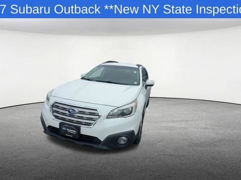 Used 2017 Subaru Outback 2.5i Premium image 3